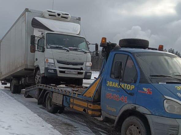 эвакуатор в твери круглосуточно